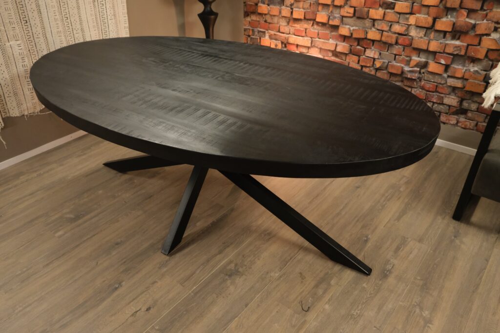 Milaan eettafel ovaal (mango) – zwart