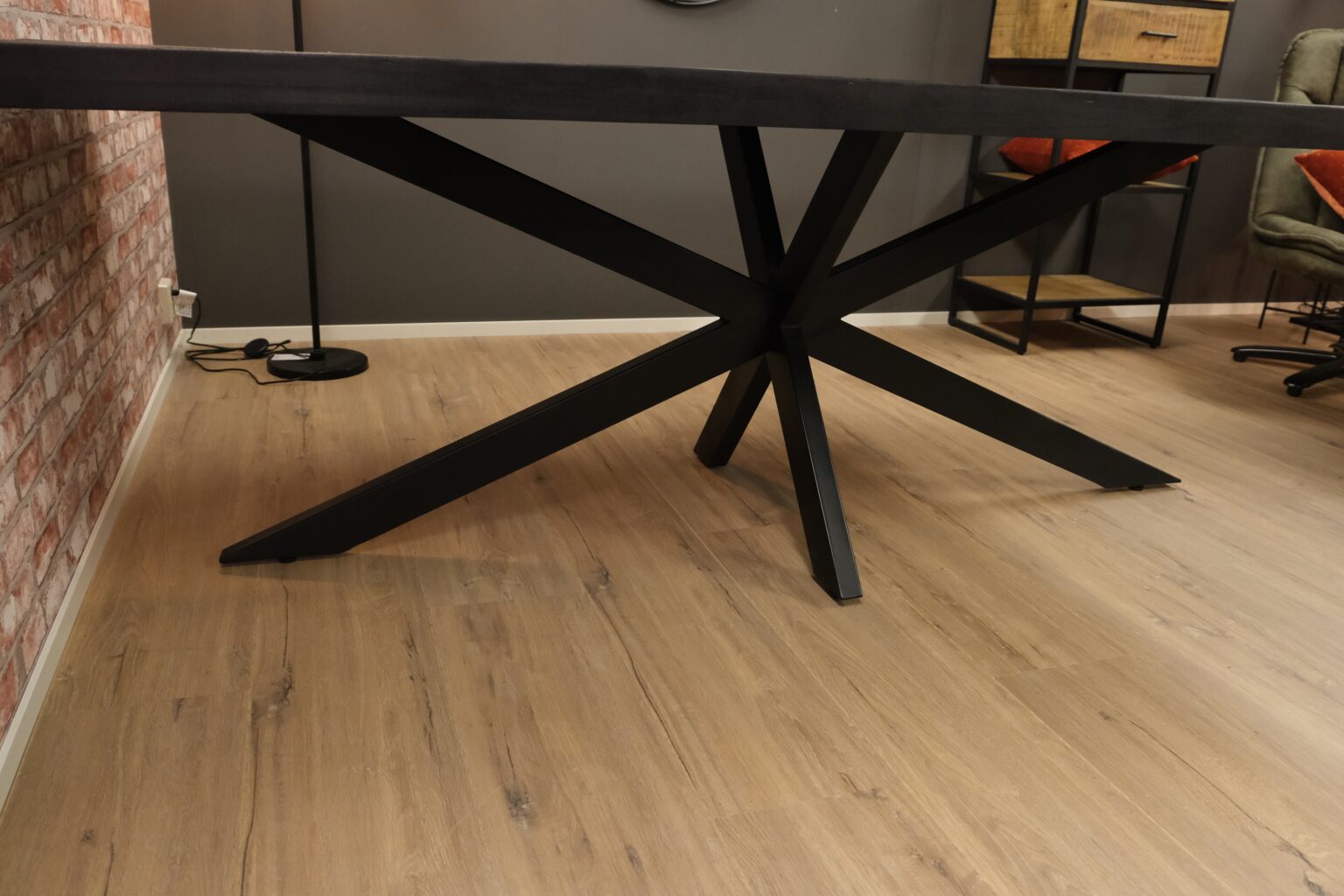 Milaan eettafel (mango) – ZWART