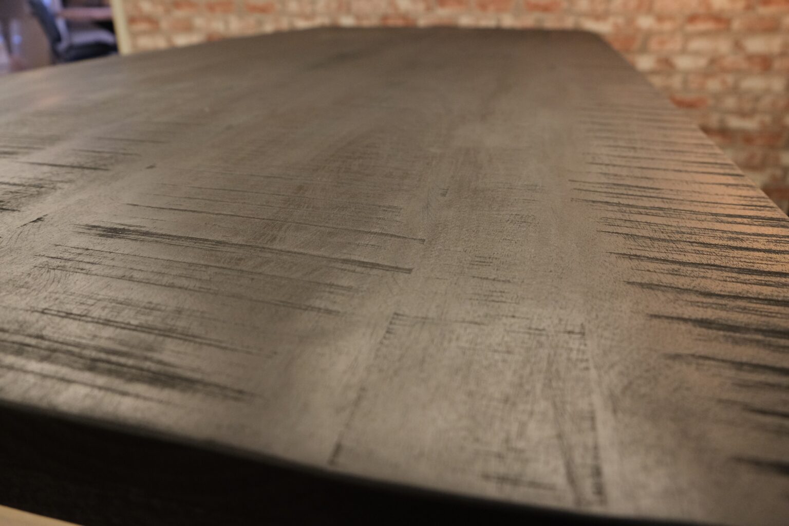 Milaan eettafel (mango) – ZWART