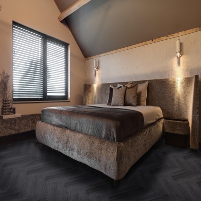 The Art of Living Select Black Dryback Visgraat PVC vloer - 2.5/0.55 x 153 x 765mm - 2.81m2